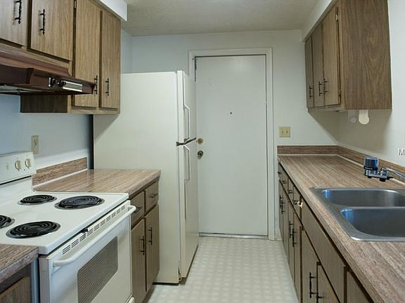 3rd image of 1445 Orlando Blvd