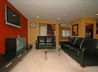 5348 Overlook Rd, Little Neck, NY 11362