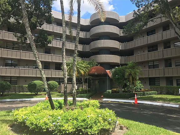 3rd image of 1101 Colony Point Cir APT 206