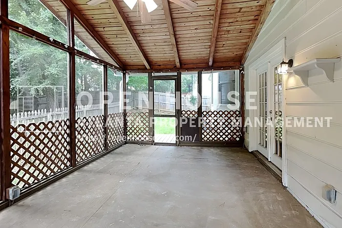 400 Ansley Dr — Photo 17