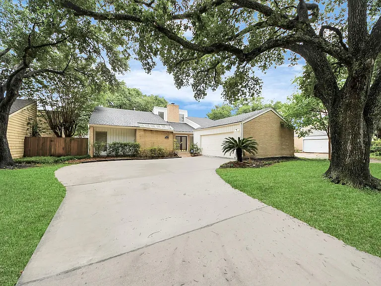 11415 Ella Lee Ln — Photo 1