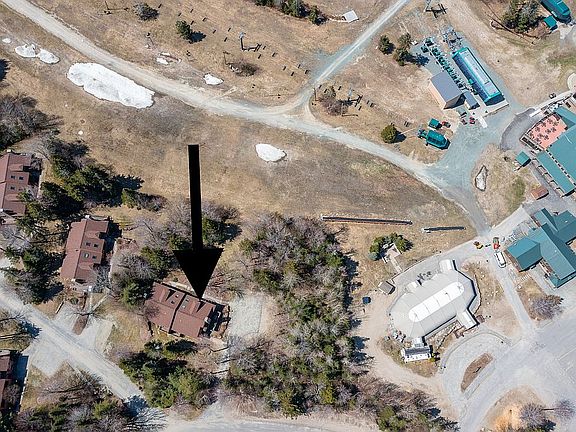 Stone's throw from Lodge