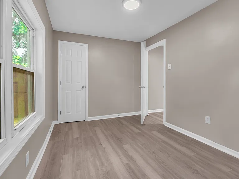 1577 S Highland St — Photo 14