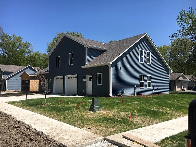 903 S 22nd St — Photo 1