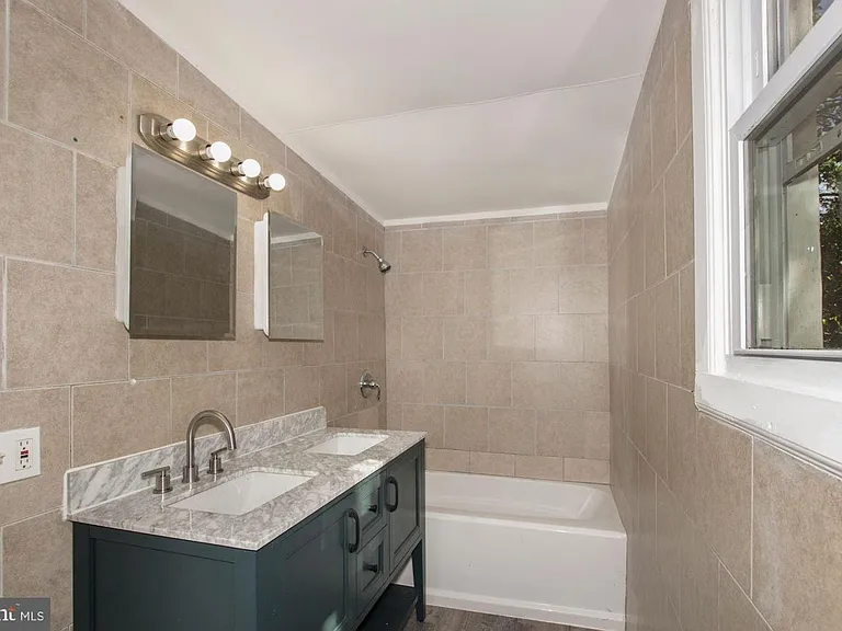 307 S 3rd St — Photo 19