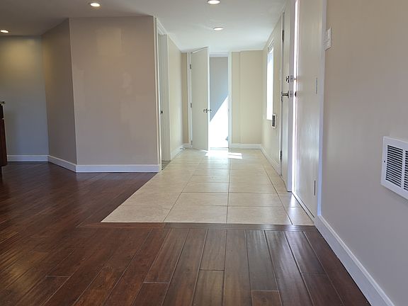 3rd image of 518 2nd St APT 7