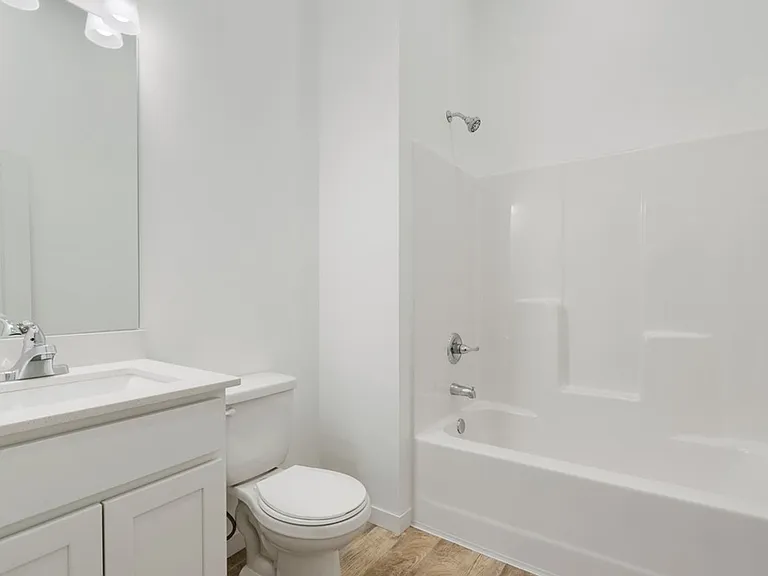 Reinbeck Apartments — Photo 16