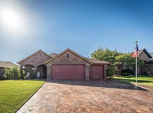 1532 Stonehouse Dr, Elgin, OK 73538