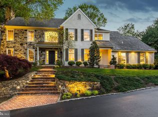 811 Avonwood Dr, Wayne, PA 19087