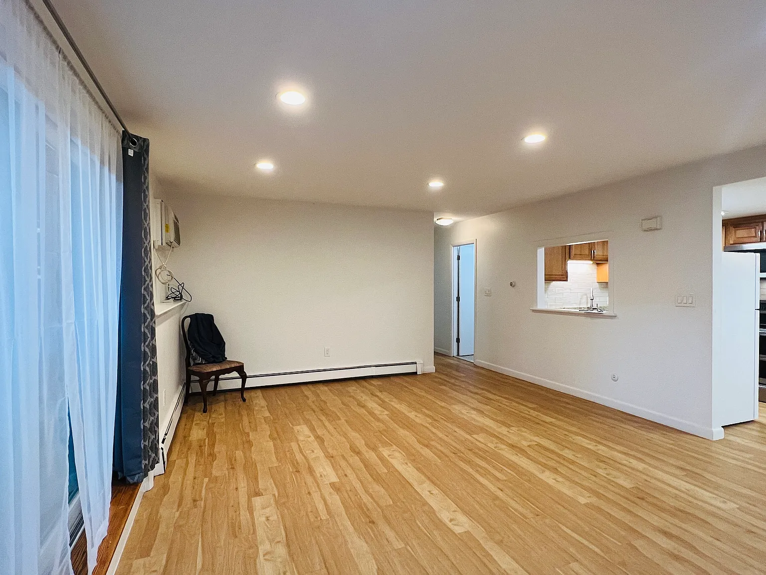 2 bed, 910 sqft, $2,300 — Photo 4