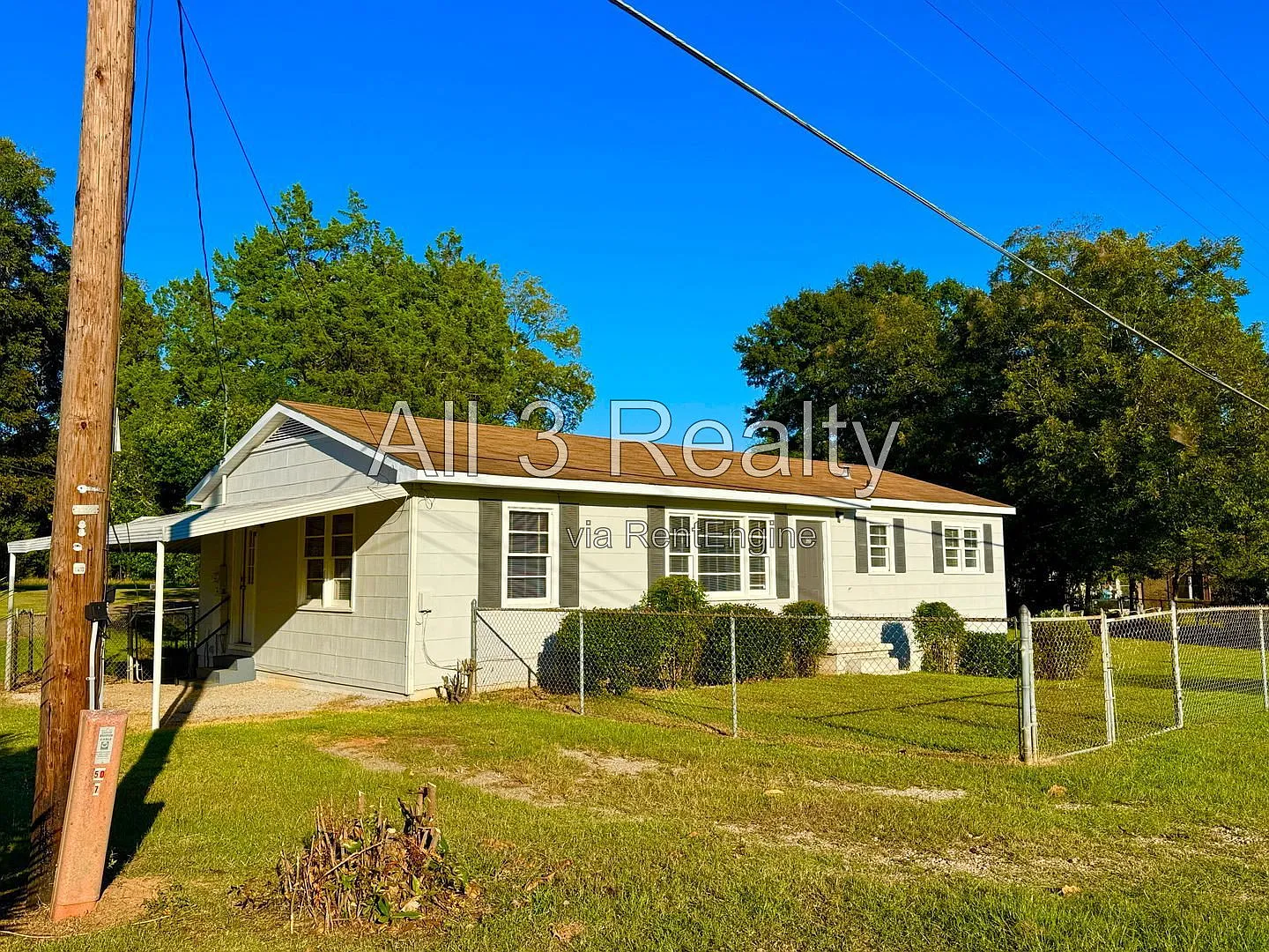 3 bed, 1.0 bath, 1200 sqft, $1,195 — Photo 2