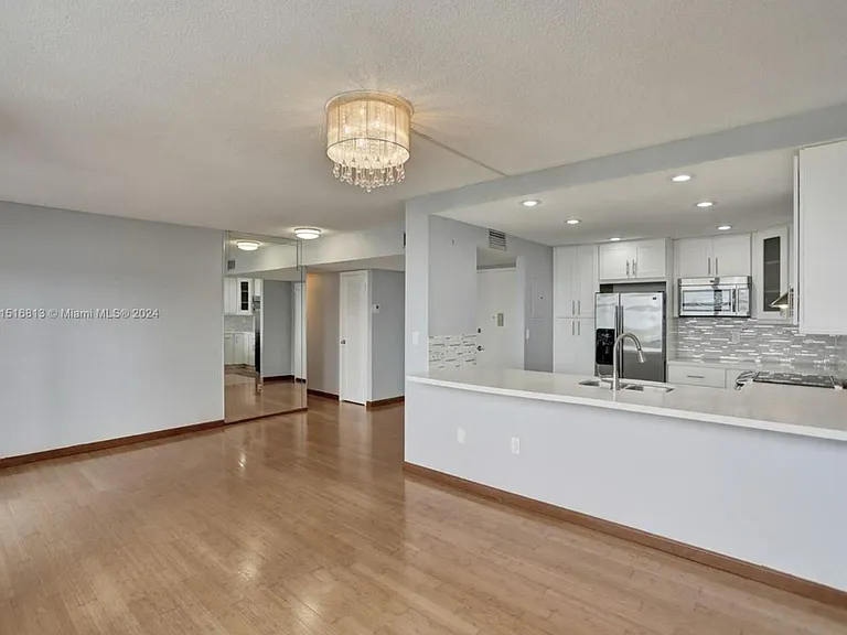 11930 N Bayshore Dr #601 — Photo 15