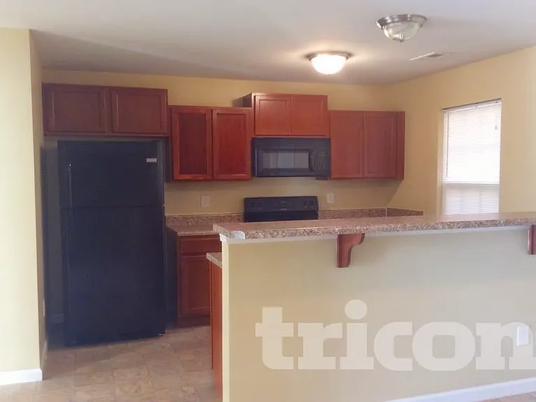 2419 Shad Ct — Photo 3