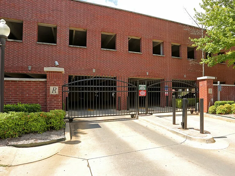 Renaissance Uptown Tulsa — Photo 28