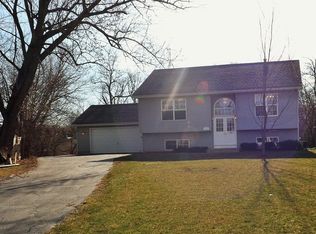 26091 W Spring Grove Rd, Antioch, IL 60002