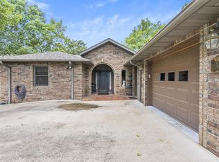 21 Trenidy Ln, Reeds Spring, MO 65737