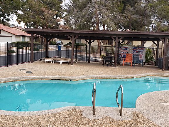 4th image of 4441 Live Oak Dr