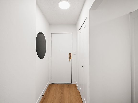 2nd image of 1526 George St #306