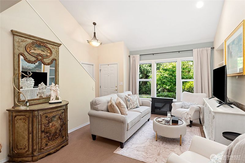 3rd image of 1524 Marine Drive
