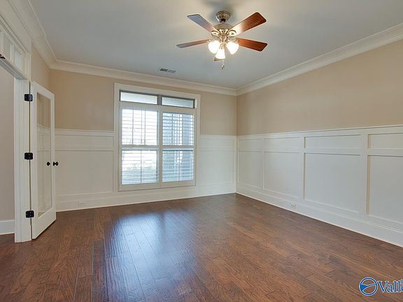 4th image of 3024 Laurel Cove Way