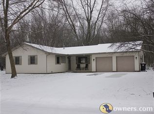 1703 Lake Shore Dr, Mahomet, IL