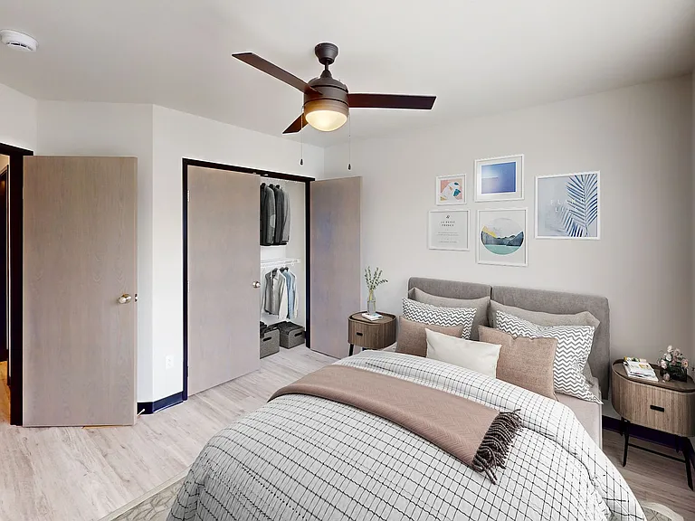 2801 Oakland St — Photo 3