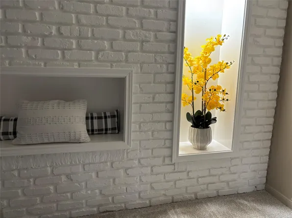 2121 Fountain View Dr APT 39, Houston, TX 77057