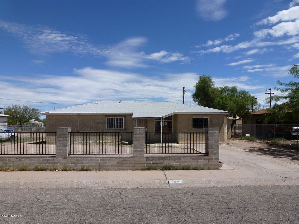 1st image of 642 W Calle Lerdo