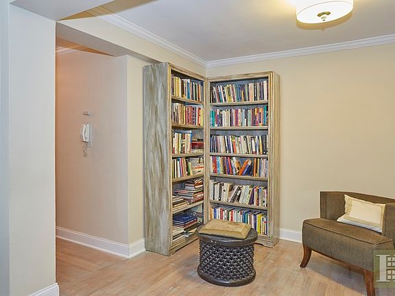 3rd image of 3512 Oxford Ave APT 2B