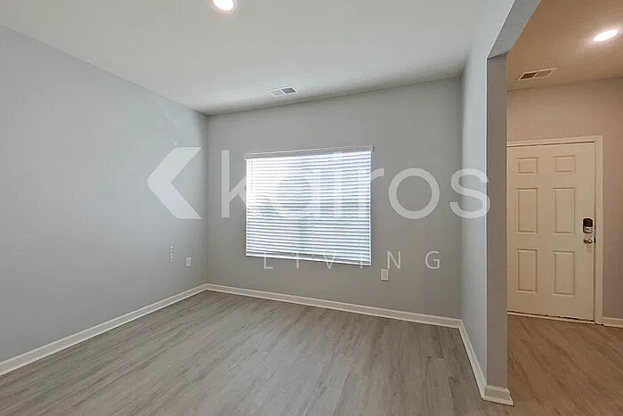 4 bed, 2.0 bath, 2101 sqft, $1,925 — Photo 2