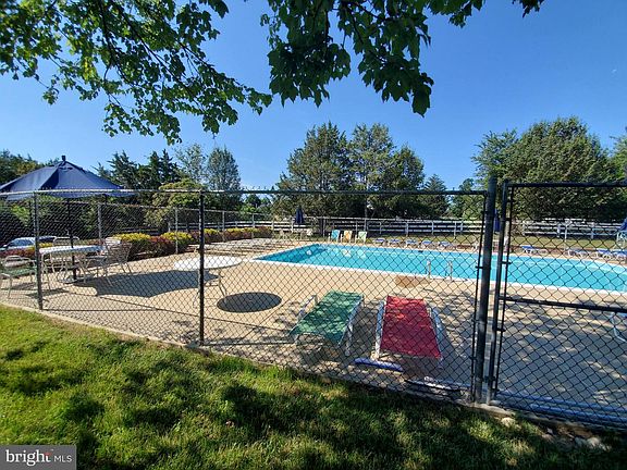 3rd image of 6807 Willcher Ct