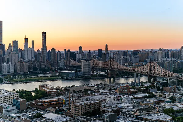 Rented by MNS | media 9