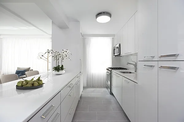 Rented by Central Park South Associates | media 7