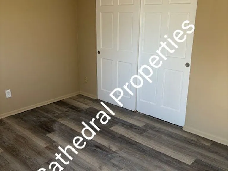 106 Lee Dr — Photo 5