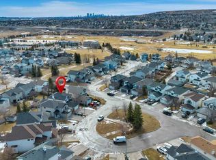 52 W Country Hills Grn NW, Calgary, AB T3K 4Y4