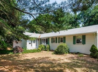 154 Carriage Dr, Manchester, CT 06040
