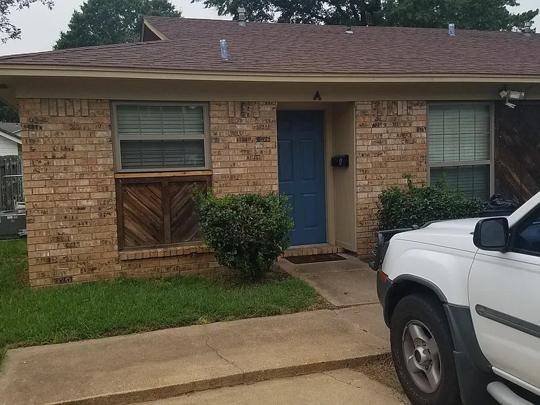 2719 County Ave #A — Photo 11
