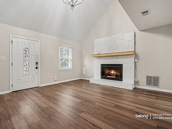 3rd image of 1004 Natalie Ln SE