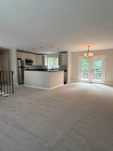 4 bed, 1800 sqft, $2,800 — Photo 3