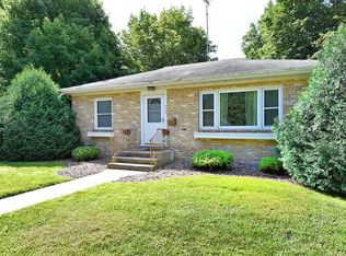 419 8th St SW, Faribault, MN 55021