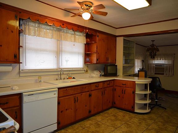 5th image of 519 W Inskip Dr