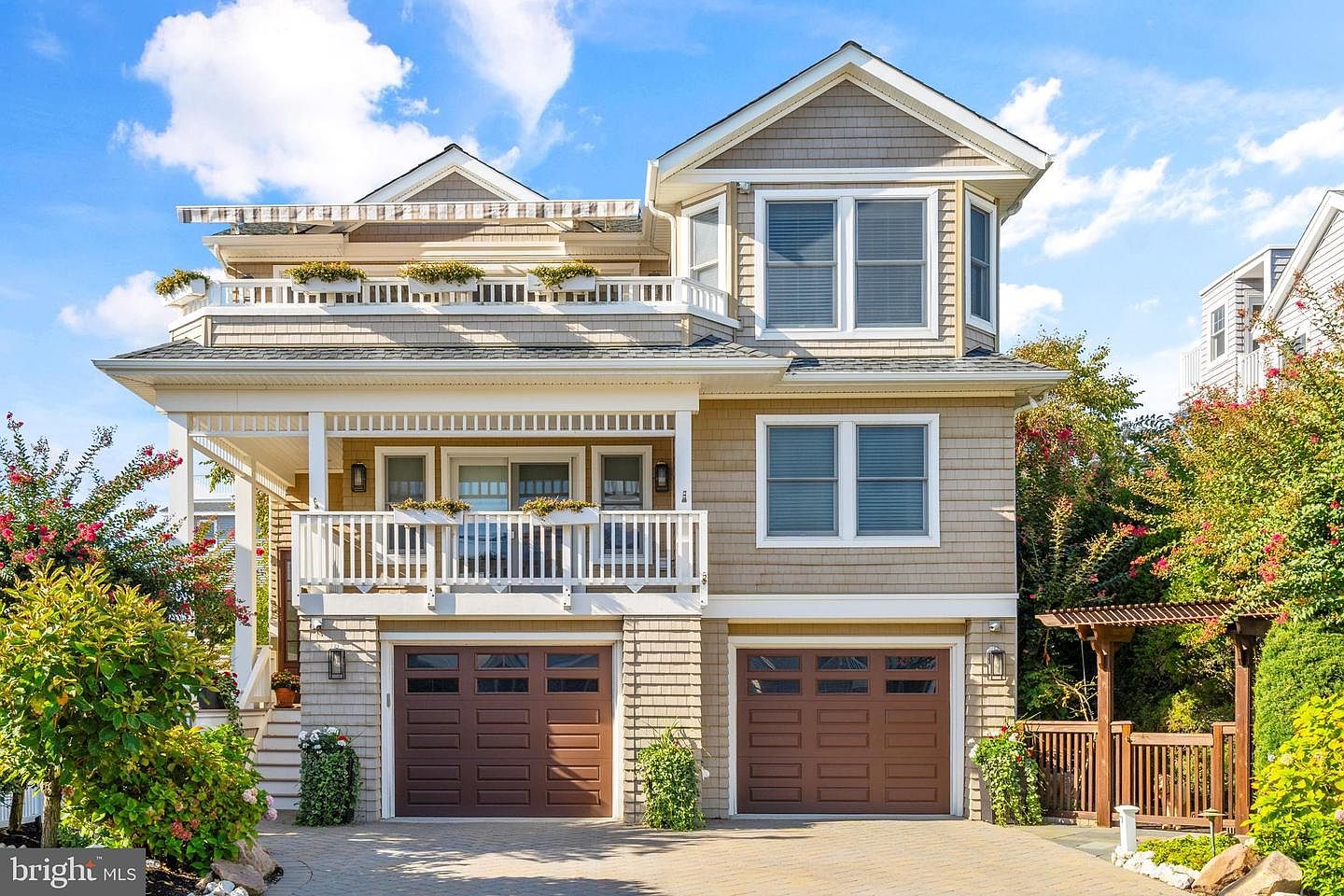 【中古】 永遠なる日本が見える我が家のパーフェクト・ビーチ 120 E 15th St, Brant Beach, NJ 08008 | Zillow
