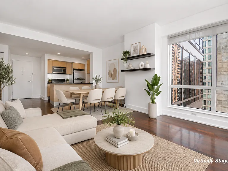 350 W 42nd St #25C — Photo 3