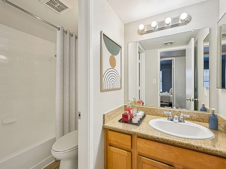 Jade Ridge Apartments — Photo 101