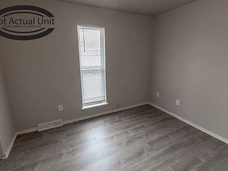 211 Wheaton Ct — Photo 11