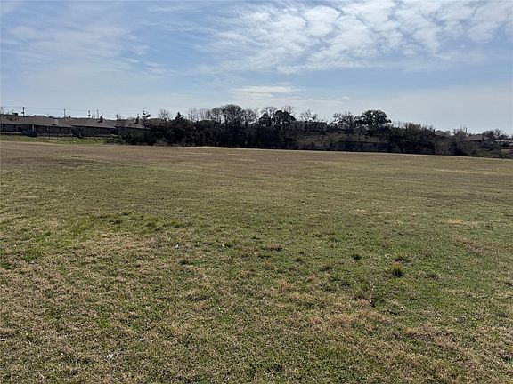 3rd image of 7945 White Settlement Rd