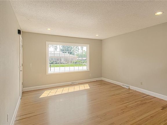 4th image of 7226 Berger Ave