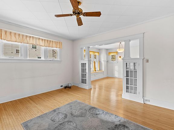 4th image of 118 Juneau St