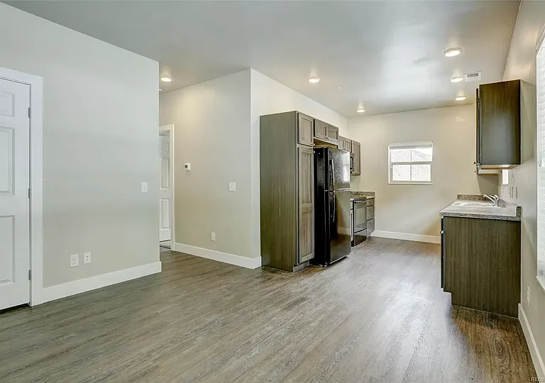 1399 Griffith St #4 — Photo 2