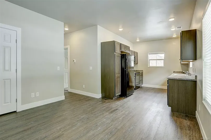 Building Photo - 1399 Griffith St #4